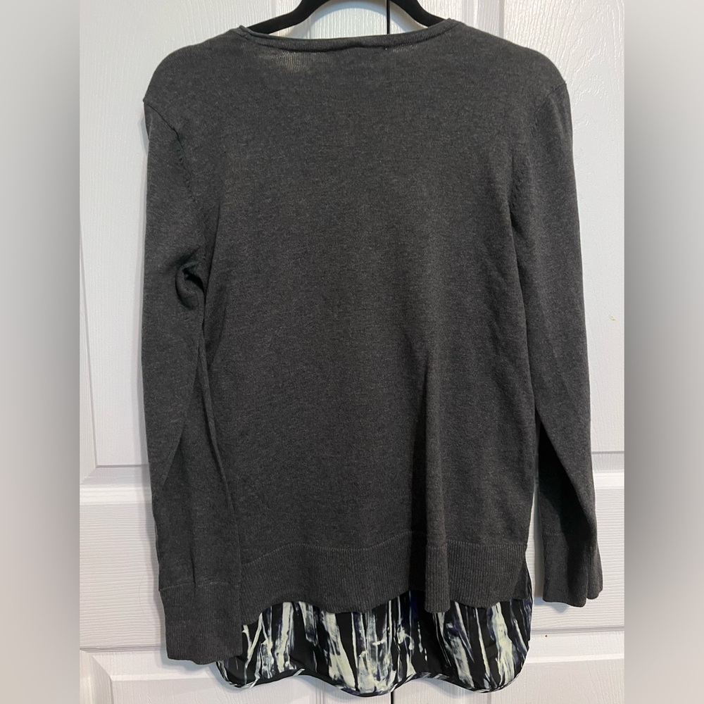 Simply Vera Vera Wang. 2Fer Gray Women's Top. Size MP - Picture 7 of 7